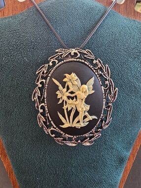 Vintage Fairy Cameo Pendant Brooch